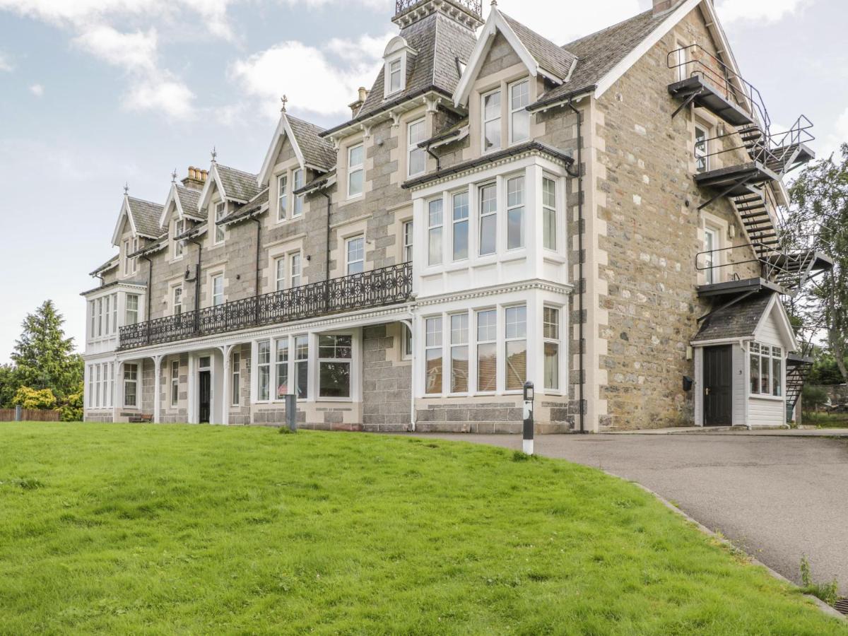 10 Monarch Country Apartments Newtonmore Bagian luar foto